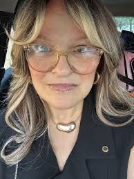 Where to donate lounging dresses to nursing home facilities in Aurora, IL?