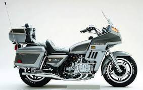 1982 Gl1100 Jpg 600 379 Goldwing Honda Honda Cbx