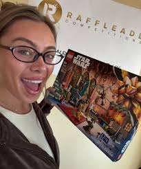 FREE LEGO ADVENT ❤️ OKAY… better late than never … it's TRUSTY TUESDAY!  Leave us a NEW trust pilot review and I'll choose someone to get this LEGO  Star Wars advent 🤩