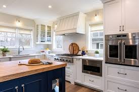 Benjamin Moore Mascarpone Af 20 White Kitchen Cabinet Paint Color Benjamin Moore Mascarpone Af 20 Benjam In 2020 Kitchen Remodel Custom Kitchens Kitchen Renovation
