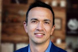 Andrew Kile's Instagram, Twitter & Facebook