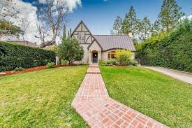It was smaller and simpler than the couple's previous home. Craftsman Style Homes For Sale In Altadena Ca 17 Craftsman Style Houses In Altadena Ca For Sale Zerodown