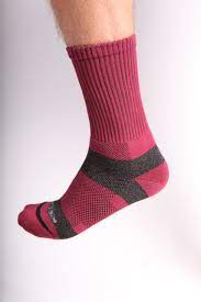 Incredisocks Warm Diabetic Compression Socks For Hikinglred Click Image To Review More Details It Is Amazon Affiliate Link Outdoor Dress Socks Dress Socks