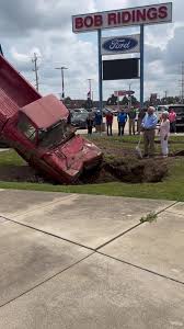 Bob Ridings Truck Farm . After 30 Plus years its time for some new trucks .  We harvest the best deals at our taylorville truck farm.