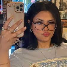 Ariana Moini's Instagram, Twitter & Facebook