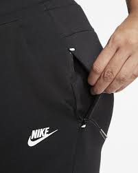 Si vous aimez le pantalon nike sportswear, vous allez également apprécier Opasnost DogaÄ'aj Ploca Pantalon Nike Pantalon Tech Fleece Femme Noir Lukestantoncarpentry Com