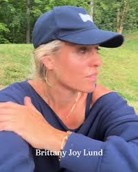 🚨 PSA: Who Are You Surrounding Yourself With? 🚨, Not everyone in your  life is meant to stay. Not everyone deserves your energy. And not everyone  is helping you become the fullest version of YOU., 💡 ...