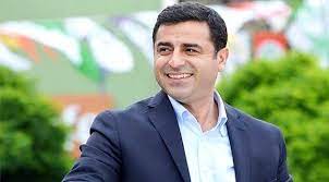 Kürt siyasi hareketine damga vuran ismi selahattin demirtaş kimdir nerelidir kısaca hayat öyküsünü sizlerle paylaşacağız. Selahattin Demirtas Kimdir