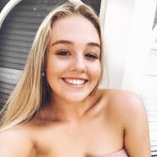 Sophie Jacobsen's Instagram, Twitter & Facebook