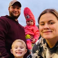 Which is better to get drygore longswords or drygore maces?