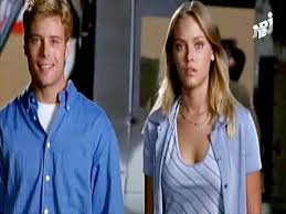 Babası yazar merlin chris loken, annesi ise manken rande porath'dır. Zolotye Krylya Pensakoly Serial Forum