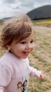 No words. Heart is exploding 😭 , @underwoodfamilyfarms , 🎥 @matiebzlife ,  #thirdchild #spring #daughter #family #inlove