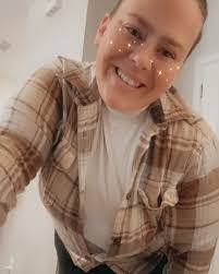 Alyssa Henrikson's Instagram, Twitter & Facebook