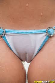 Camel toe can be a problem with stretchier fabrics, such as yoga pants that some people wear to work out. Bikini Camel Toe Close Up Nupics Pro