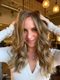 Achieve Perfect Beachy Lived-In Blonde Highlights