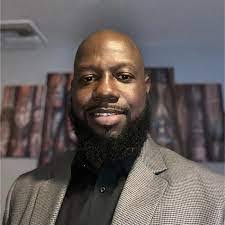 Lorrie Stratton's Instagram, Twitter & Facebook