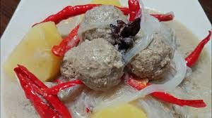 Selain itu masakan gulai juga biasa disajikan pada saat momen perayaan idulfitri maupun idul adha lho. Gulai Korma Dagiang Cancang Karani Khas Bukittinggi Samba Urang Baralek Youtube