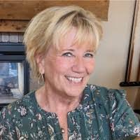 Marilee Love's Instagram, Twitter & Facebook