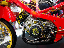 3 modifikasi ekstrem motor 2 tak otomotif liputan6 com. Modifikasi Motor Satria 2 Tak Kontes Arena Modifikasi