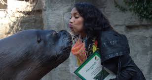 Die musik wurde von alan menken komponiert, hat aber keinen bezug zur filmmusik. Ana Milva Gomes Ubernimmt Patenschaft News Musical Vienna Vbw