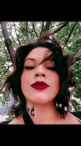 Jana Chambers's Instagram, Twitter & Facebook