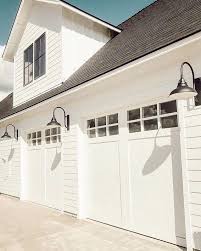 45 Beautiful Modern Farmhouse Exterior Design Ideas 4 Fieltro Net Garage Door Design Modern Farmhouse Exterior Garage Door Styles