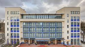 Both schönefeld airport (sxf) and tegel airport (txl) are around 30 minutes away. Centro Park Hotel Berlin Neukolln