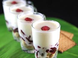 Verrines De Fromage Blanc Et Cerises Recette En 2020 Verrine Fromage Blanc Verrine De Fromage Fromage Blanc