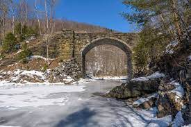 Keystone Arch Bridges Trail Of Chester Ma Arch Hiking Trail
