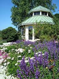 Ucked In A Busy Commercial Area The Green Bay Botanical Garden Offers A Welcome Oasis Of 47 Acres Of Gardens And Nat Botanical Gardens Public Garden Arboretum