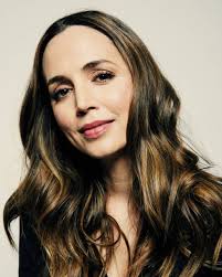 Bad agent ruining a talented actress's career