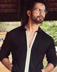 Самые новые твиты от shahid kapoor (@shahidkapoor): Shahid Kapoor Seals A Rs100 Crore Deal With Netflix India Whispers