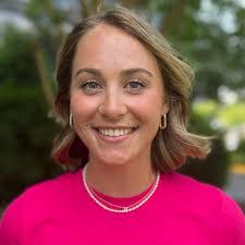 Daisy Paredes's Instagram, Twitter & Facebook