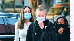 Angelina jolie and brad pitt. Angelina Jolie Ist Tochter Shiloh 14 Bald Schon Einen Kopf Grosser Als Ihre Mama