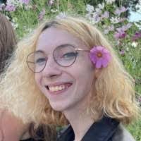 Elizabeth Primeau's Instagram, Twitter & Facebook