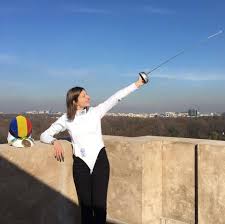 Jun 01, 2021 · e prea posibil ca numele dumnealui să nu vă spună nimic: Amb Ana Maria BranzÄƒ