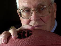 Founder Roy Kramer believes Bowl Championship Series has been great for  football