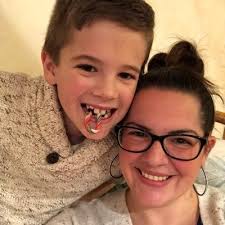 Christina Riesebeck's Instagram, Twitter & Facebook