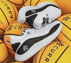 No material tag fabric type: Curry Flow 8 Performance Review The Sole Line
