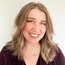 Amanda Richardson's Instagram, Twitter & Facebook