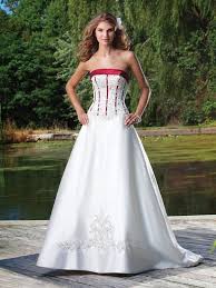 Hat das brautkleid eine andere farbe, sollte dies in die gesamte traumdeutung unbedingt miteinbezogen werden. Glamourose Brautkleider Weiss Rot A Linie Mit Schleppe Rote Hochzeitskleider Kleid Hochzeit Weisse Hochzeitskleider