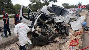 1 ölü, 4 yaralı 30.11.2020 12:31 antalya'nın korkuteli ilçesinde sabah saatlerinde meydana gelen trafik kazasında 1 kişi öldü, 4 kişi yaralandı. Antalya Da Trafik Kazasi 1 Olu 14 Yarali Gundem Haberleri
