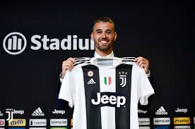Leonardo spinazzola picks up his second star of the match trophy! Juventusfc On Twitter Welcometoju Leonardo Spinazzola 3 7 Https T Co Ri2zo1wk5u