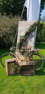 Le photobooth est aussi installé dans la cour du château. Mariage De Violette Maxence Entr E2