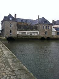 Pont L Abbe Bretagne Aire Camping Car Les Regions De France Bretagne