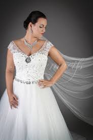 Unser brautkleid strass corsage test hat herausgestellt, dass die qualitätsstufe des getesteten testsiegers im test übermäßig herausgestochen hat. Brautkleid Tw0100b Mit Glitzernder Corsage Und Vollem Tullrock