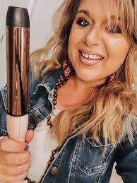 Not sure … how do people wear their hair out every day !? Blows in your  face , strands get stuck in the lipstick … haha . Anyway gave it a try!!