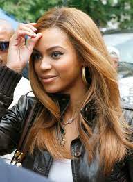 You may be able to find the same. Brown Hair With Black Underneath Beyoncebeyonce With Black And Dark Brown Hair Beyonce Hair Color For N2p6w2zc Messymandella