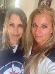 Shawna Lee's Instagram, Twitter & Facebook