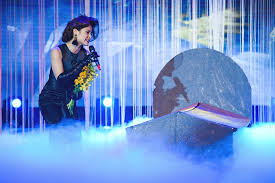 Phương trinh jolie giọng ải giọng ai. PhÆ°Æ¡ng Trinh Jolie Ä'Äƒng Quang Hay Nghe Toi Hat 2017 Bao NgÆ°á»i Lao Ä'á»™ng